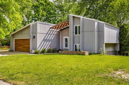 2924 Diamond Street, Ames, Iowa 50010, Stati Uniti
