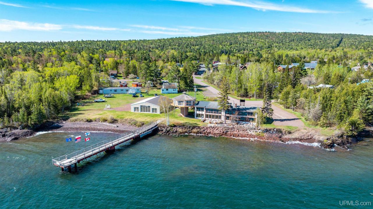 77 Brockway Ave, Copper Harbor, Michigan 49918