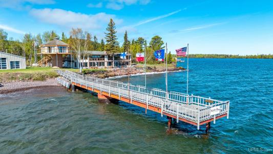 77 Brockway Ave, Copper Harbor, Michigan 49918