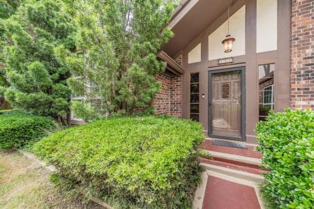 305 Warbler DR, Bedford, テキサス 76021, アメリカ合衆国