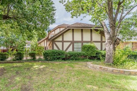 305 Warbler DR, Bedford, テキサス 76021, アメリカ合衆国