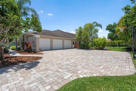 7321 Hemlock Lane, Sarasota, Florida 34241, USA