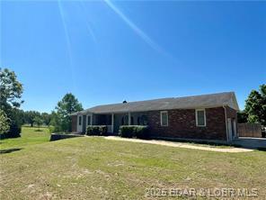 17250 Brewster Lane, Crocker, Missouri 65452, USA
