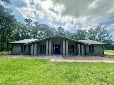 707 Pine Street, Center, Texas 75935, USA