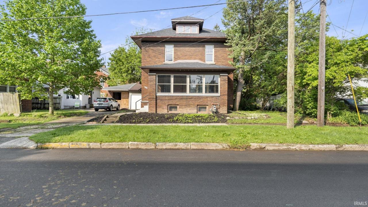 524 Byron Street, Huntington, Indiana 46750-2703