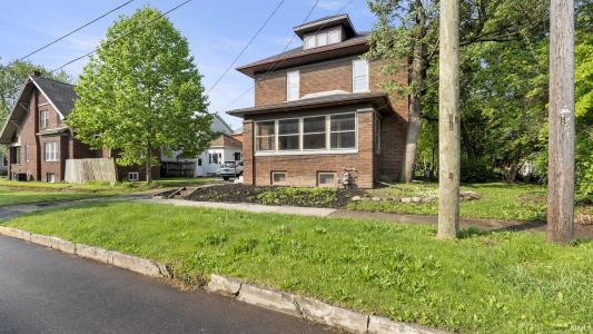 524 Byron Street, Huntington, Indiana 46750-2703