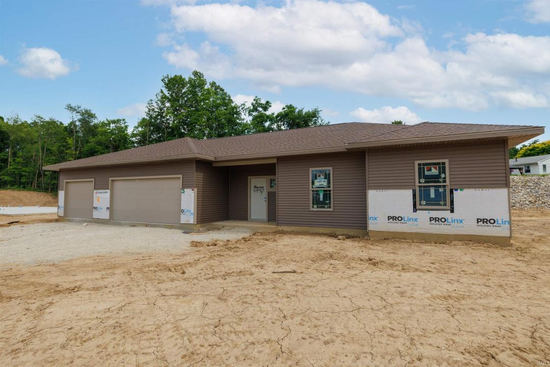 988 E Hawthorn Lane, Columbia City, Indiana 46725