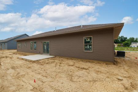 988 E Hawthorn Lane, Columbia City, Indiana 46725
