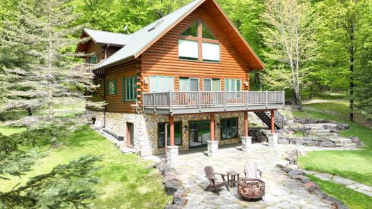 1215 Eagles Nest, Phelps, Wisconsin 54554, USA