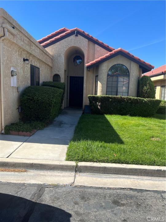 19139 Elm Drive, Apple Valley, California 92308