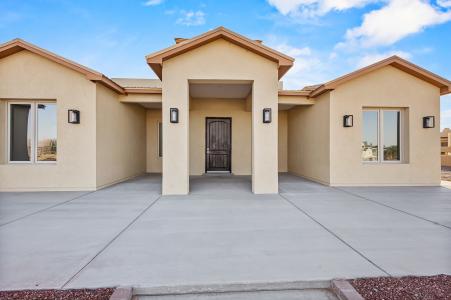 11 Del Cerro Court, Los Lunas, New Mexico 87031