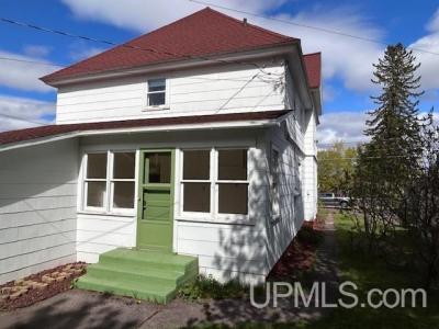 708 Calumet St, Lake Linden, Michigan 49945