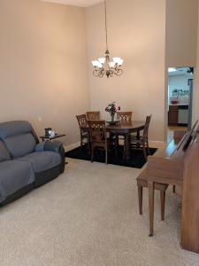 1209 Kensington , 1209, Mundelein, Illinois 60060, USA