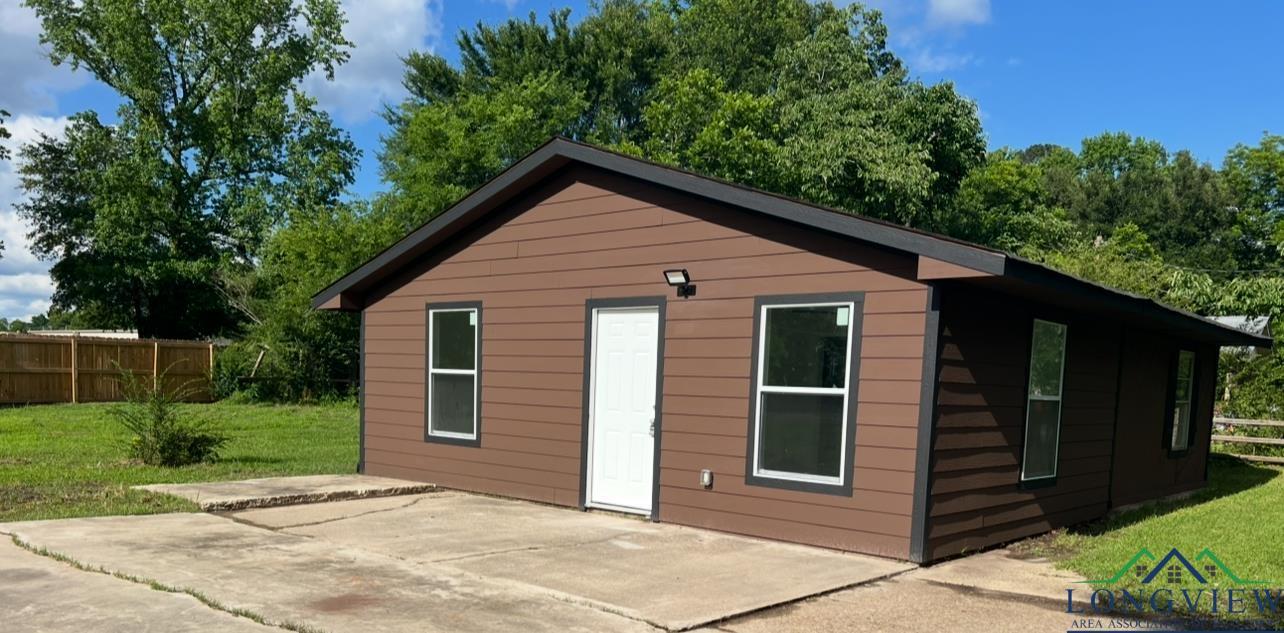 180 Martha Street, Waskom, Texas 75692