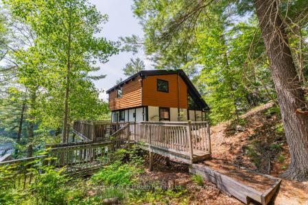 1033 BAYVIEW POINT ROAD, Lake Of Bays, Ontario P0A 1H0, CANADÁ