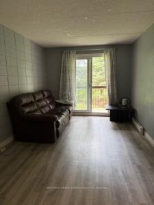 30 HICKORY STREET E, Waterloo, Ontario N2J 4L4, Canada
