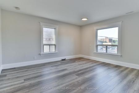 487 EAGLE STREET, Newmarket, Ontario L3Y 1K7, Kanada