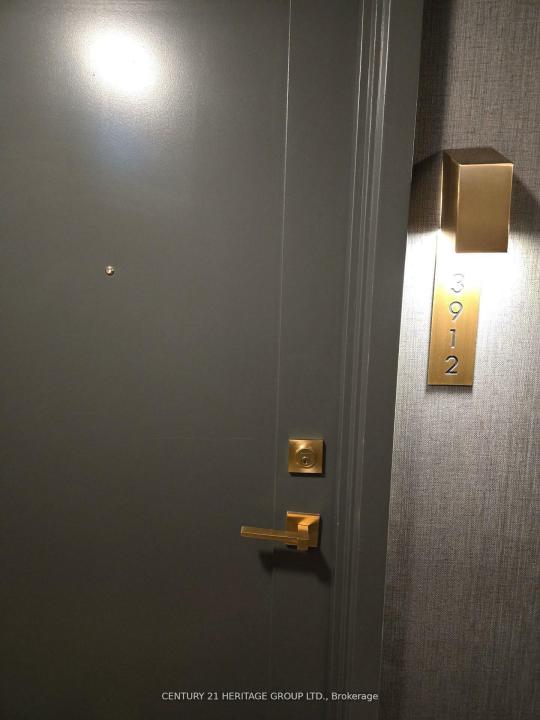 50 CHARLES STREET E, Toronto, Ontario M4Y 1T1, Canadá