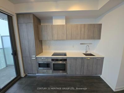 50 CHARLES STREET E, Toronto, Ontario M4Y 1T1, Canada