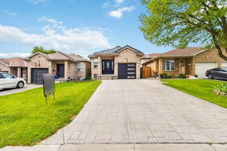 61 TANNER DRIVE, London East, Ontario N5W 6B6, Canadá