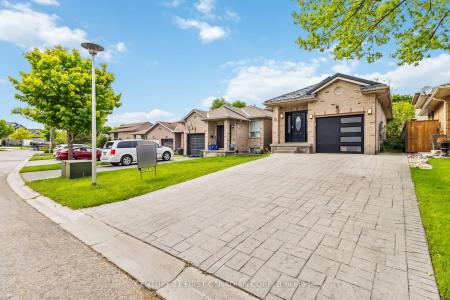 61 TANNER DRIVE, London East, Ontario N5W 6B6, Canadá