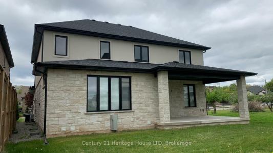 2476 COLANGELO DRIVE, Niagara Falls, Ontario L2J 0A1, Canadá