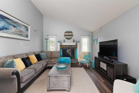 2714 56 AVENUE, Lloydminster, Alberta T9V 2C1, Canada