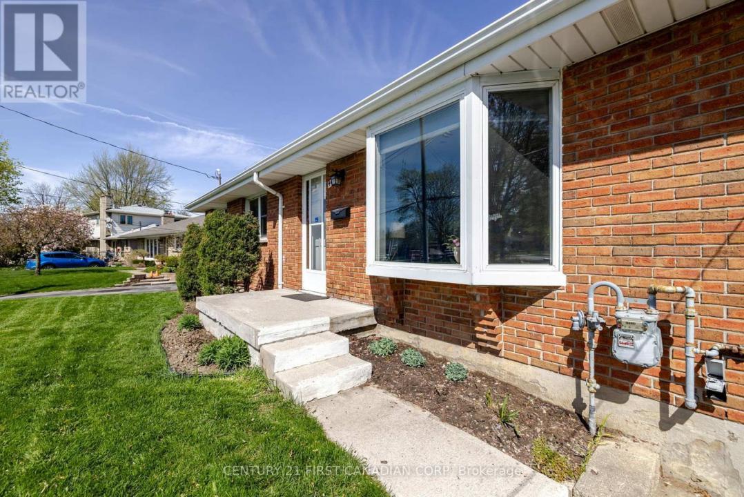 460 BEACHWOOD AVENUE, London South (south D), 온타리오주 N6J 3K1, 캐나다
