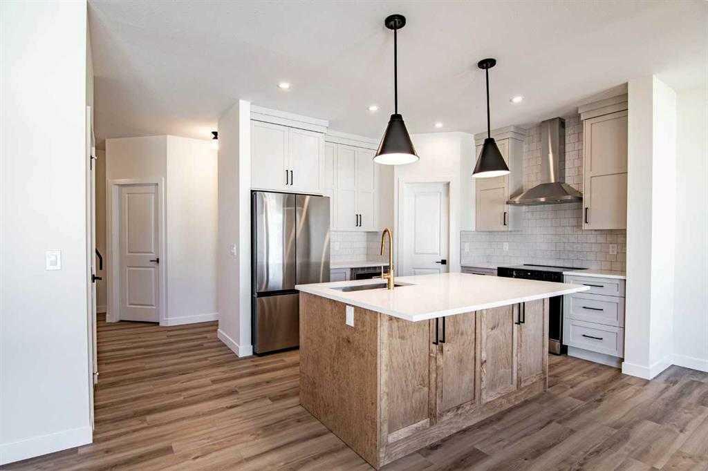 202 LIVINGSTON CLOSE, Red Deer, Alberta T4R 0S8, Kanada
