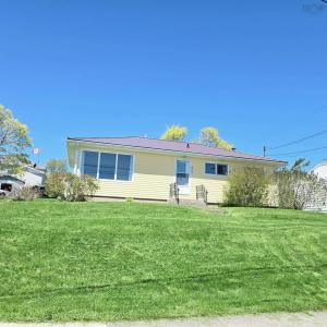 95 MEECH AVENUE, North Sydney, Yeni İskoçya B2A 1R9, Kanada