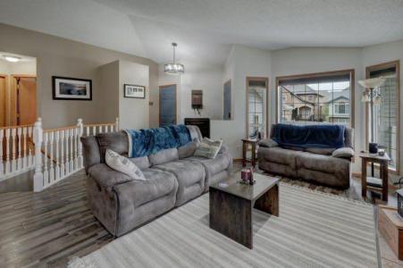 48 WILLOW POINT, Drumheller, Alberta T0J 0Y5, Canada