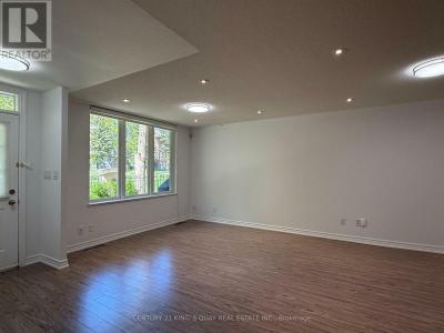 730 GRANDVIEW WAY, Toronto (willowdale East), Ontario M2N 6V5, Kanada