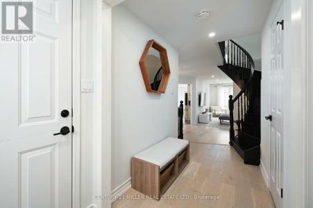30 NELSON STREET, Oakville (br Bronte), Ontario L6L 3H6, Canada
