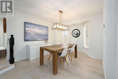 30 NELSON STREET, Oakville (br Bronte), Ontario L6L 3H6, Canada
