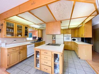 1033 5 AVENUE, Wainwright, Alberta T9W 1L9, Canada
