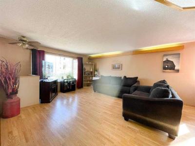 1033 5 AVENUE, Wainwright, Alberta T9W 1L9, Canada