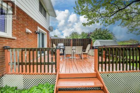 101 MEREDITH DRIVE, St. Catharines (carlton/bunting), Ontario L2M 6C5, Canada