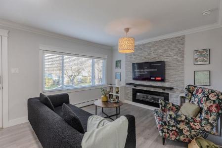 246 OSBORNE AVENUE, New Westminster, Kolumbia Brytyjska V3L 1Y8, Kanada