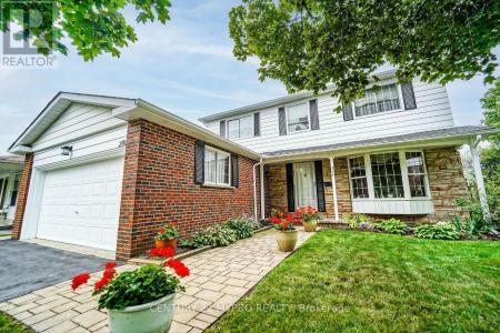 200 TIMBERBANK BOULEVARD, Toronto (l'amoreaux), Ontario M1W 2A3, Canada