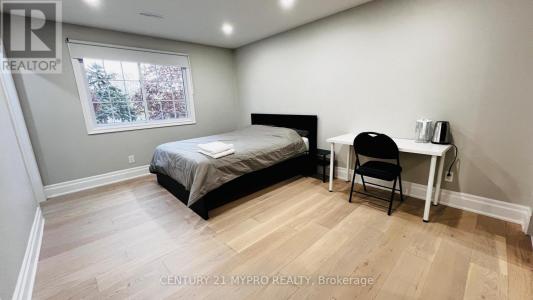 200 TIMBERBANK BOULEVARD, Toronto (l'amoreaux), Ontario M1W 2A3, Canada