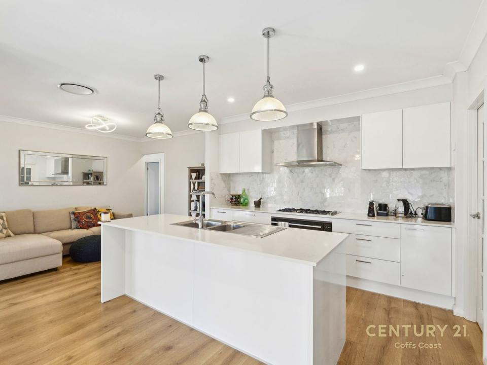 18 Yachtsman Drive, Safety Beach, NSW 2456, Australia