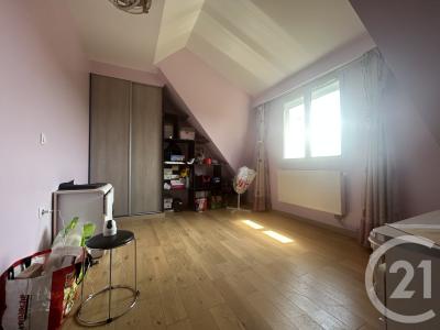 St Maximin, Picardie 60740, France