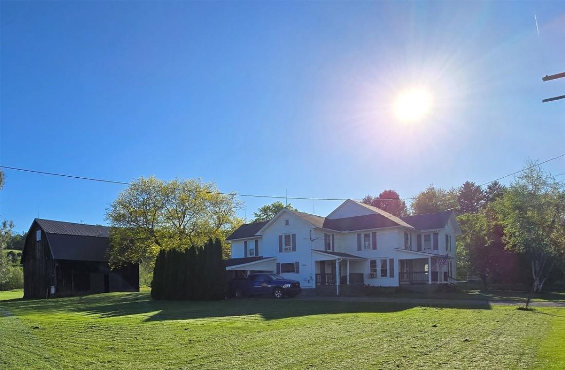 6494 Austinville Road, Columbia Cross Roads, Pensylwania 16914, USA