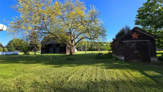 6494 Austinville Road, Columbia Cross Roads, Pensylwania 16914, USA
