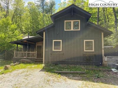 257 River Road, Newland, NC 28657, USA