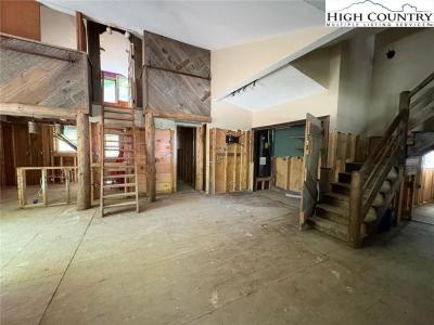 257 River Road, Newland, ノースカロライナ 28657, アメリカ合衆国