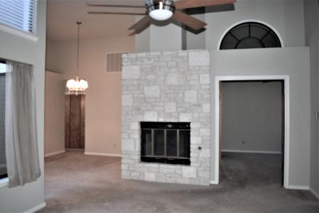 426 Fitch, Kerrville, Teksas 78028, USA