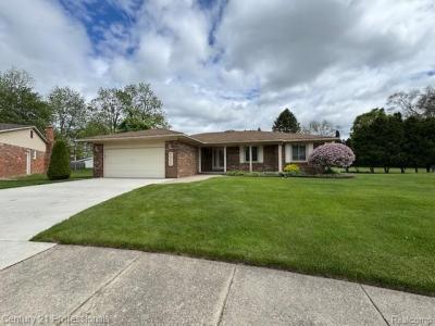 6820 Emerald Shores Dr, Troy, Michigan 48085, USA