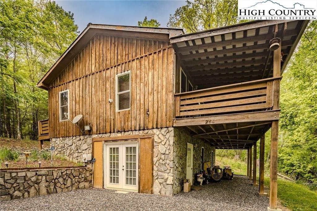 284 Howell Road, Lansing, ノースカロライナ 28643, アメリカ合衆国