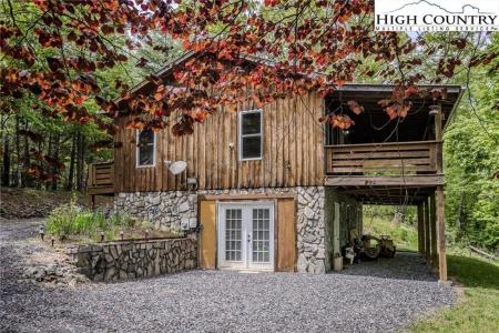 284 Howell Road, Lansing, ノースカロライナ 28643, アメリカ合衆国